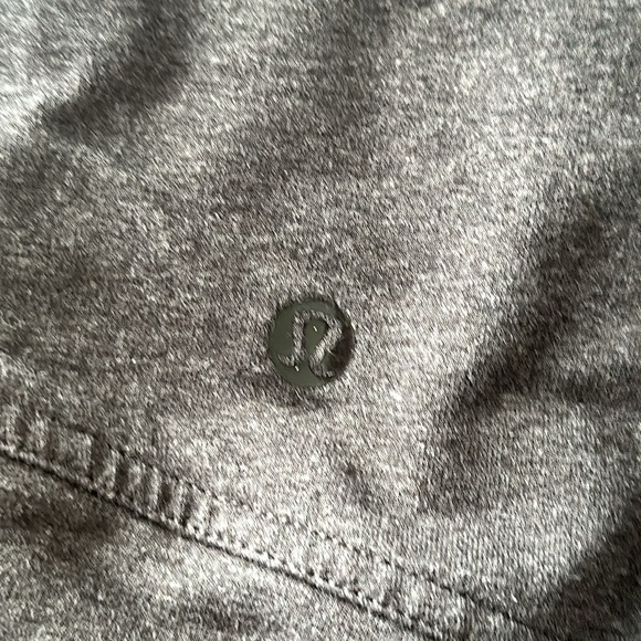 Lululemon Blissed Out Sleeveless Hoodie Heathered Black/Gray Sz 4! - Picture 10 of 10